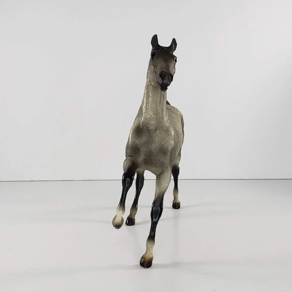 Breyer Horse Classic Hugo Saddle Club Eventing Dapple Grey Black Beauty #61105 - Picture 3 of 13